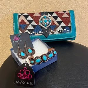 Paparazzi Copper Fashion
Bracelets and earrings set and Wallet. Turquoise Stones